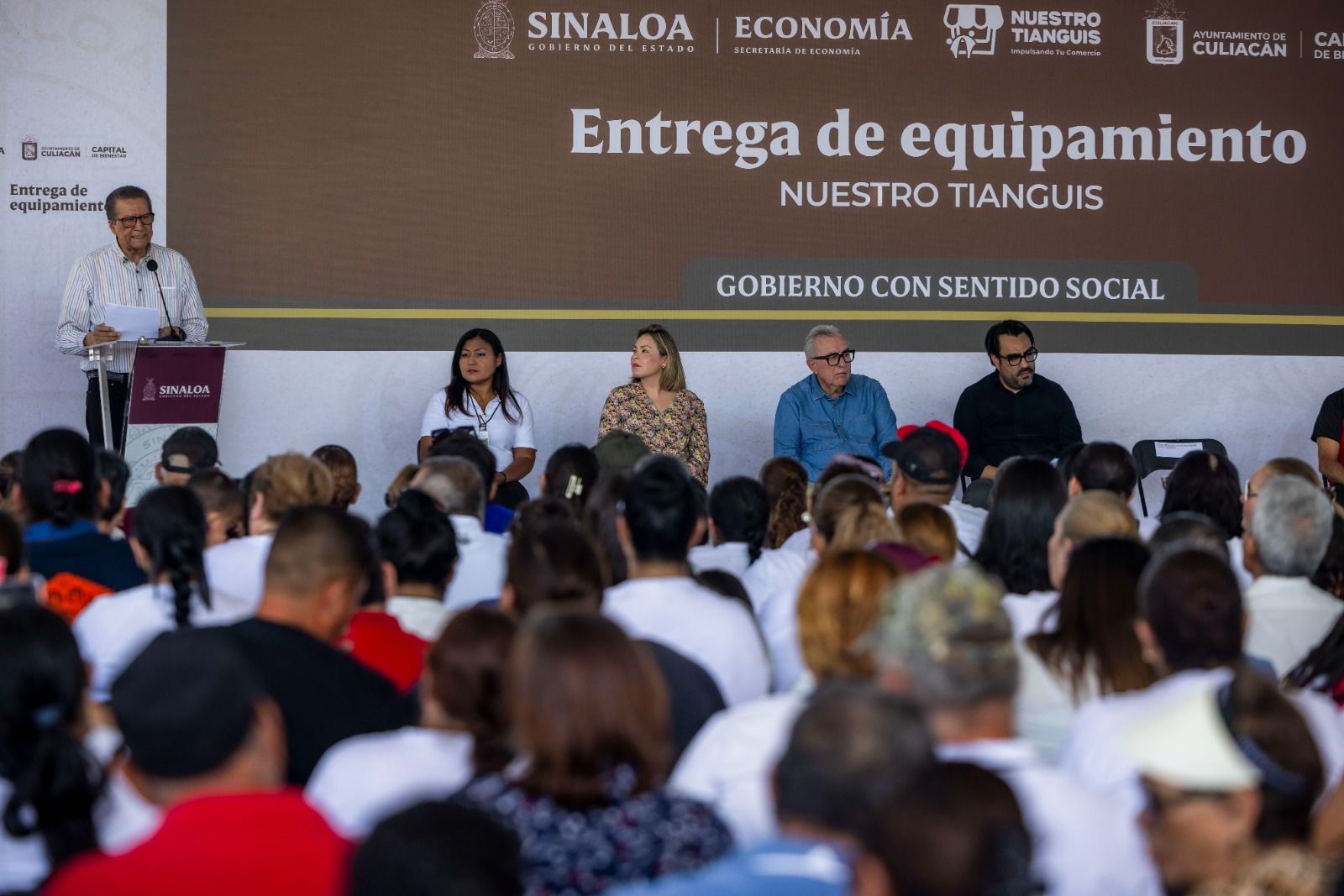 Reafirma el gobernador Rubén Rocha, el respaldo permanente de su administración a los comerciantes de los tianguis