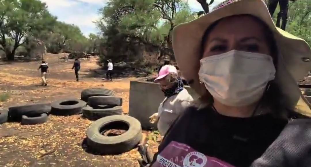 Madres buscadoras encuentran crematorio con 16 fosas clandestinas en Lagos de Moreno, Jalisco