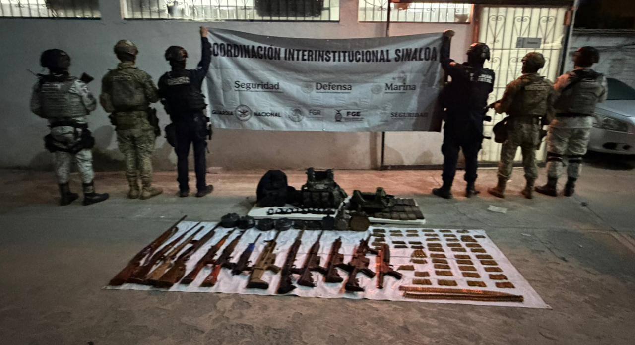 Aseguran fuerte arsenal en Escuinapa