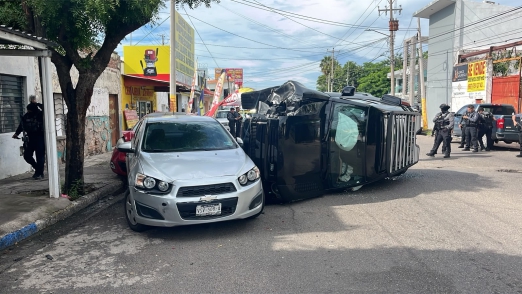 Balacera tras despojo de una Land Rover deja un herido y dos detenidos en el Centro