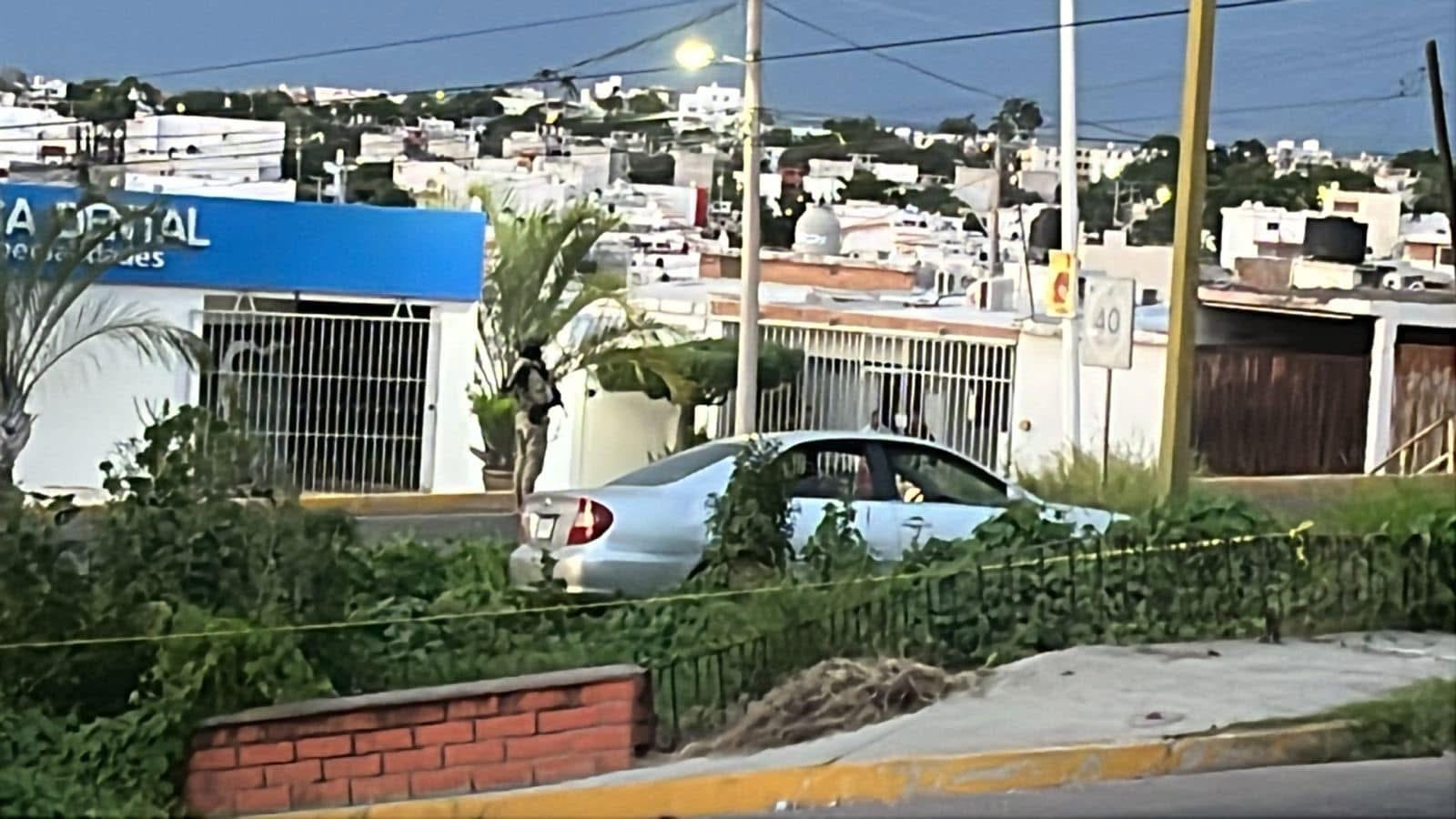 Persona ejecutada dentro de su automovil