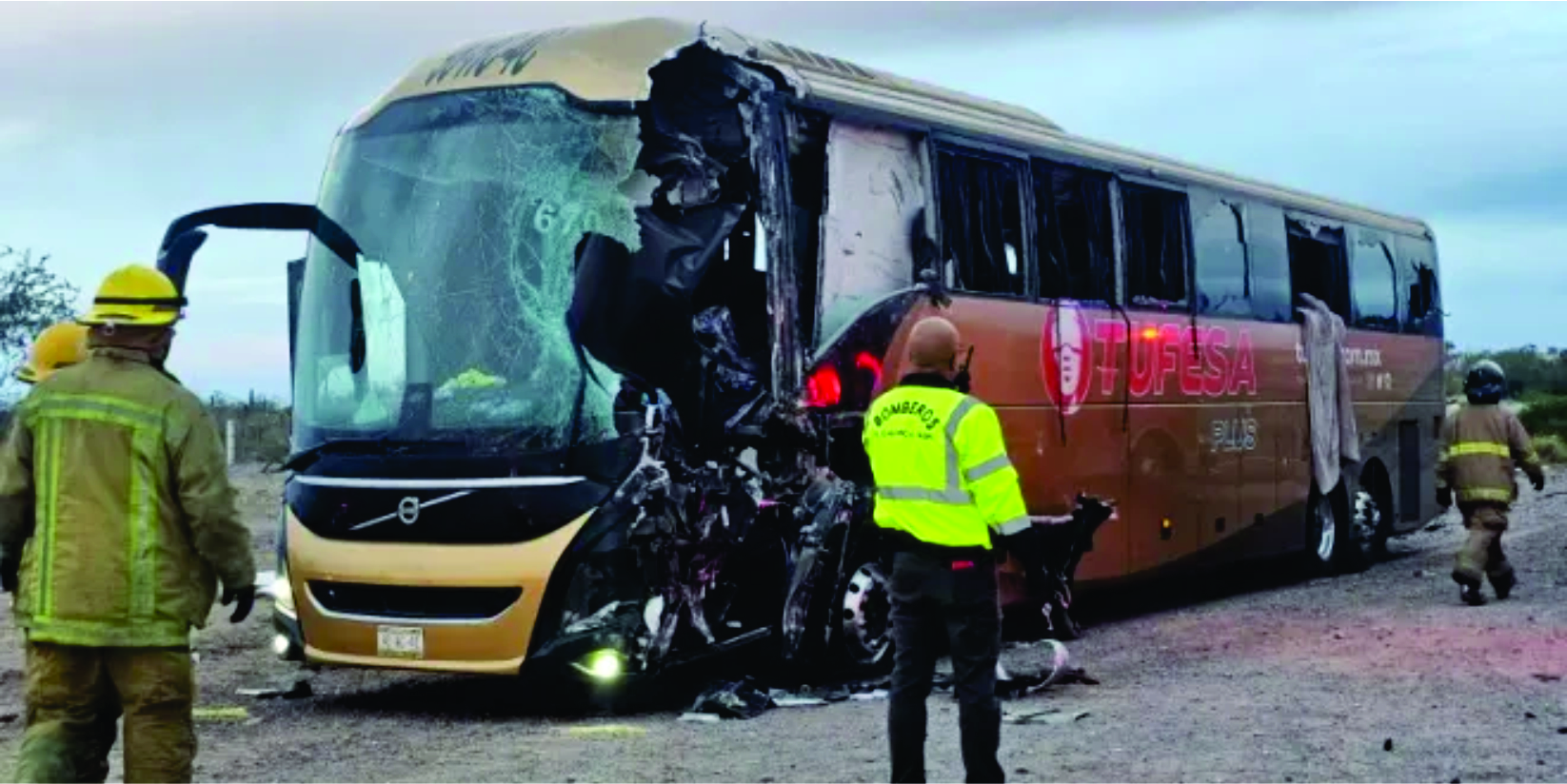 Choque de autobús de pasajeros y camión carguero deja 4 muertos y 20 lesionados en Caborca