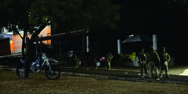 Un enfermero, entre los heridos de ataque a balazos en la colonia Buenos Aires