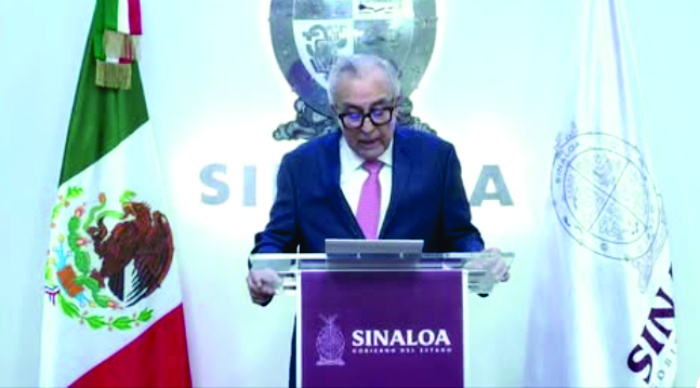 El gobernador Rubén Rocha Moya, presentó ante el Congreso del Estado su renuncia al cargo