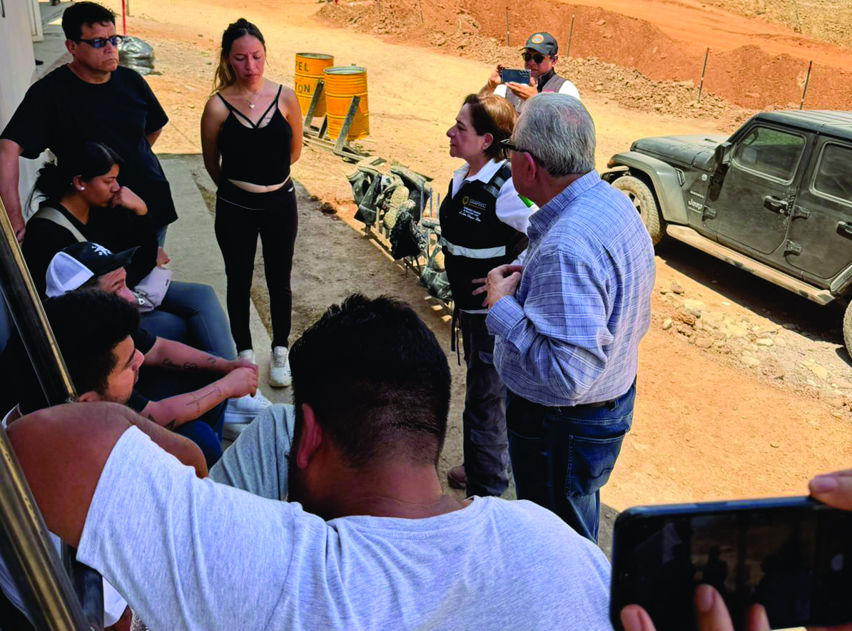 Continúan labores para rescatar a tres de cuatro trabajadores que se encuentran atrapados en la mina Santa Fé