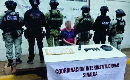 Detienen a hombre en silla de ruedas en punto de venta de droga en Culiacán; le aseguran una Glock, cocaína y un radio