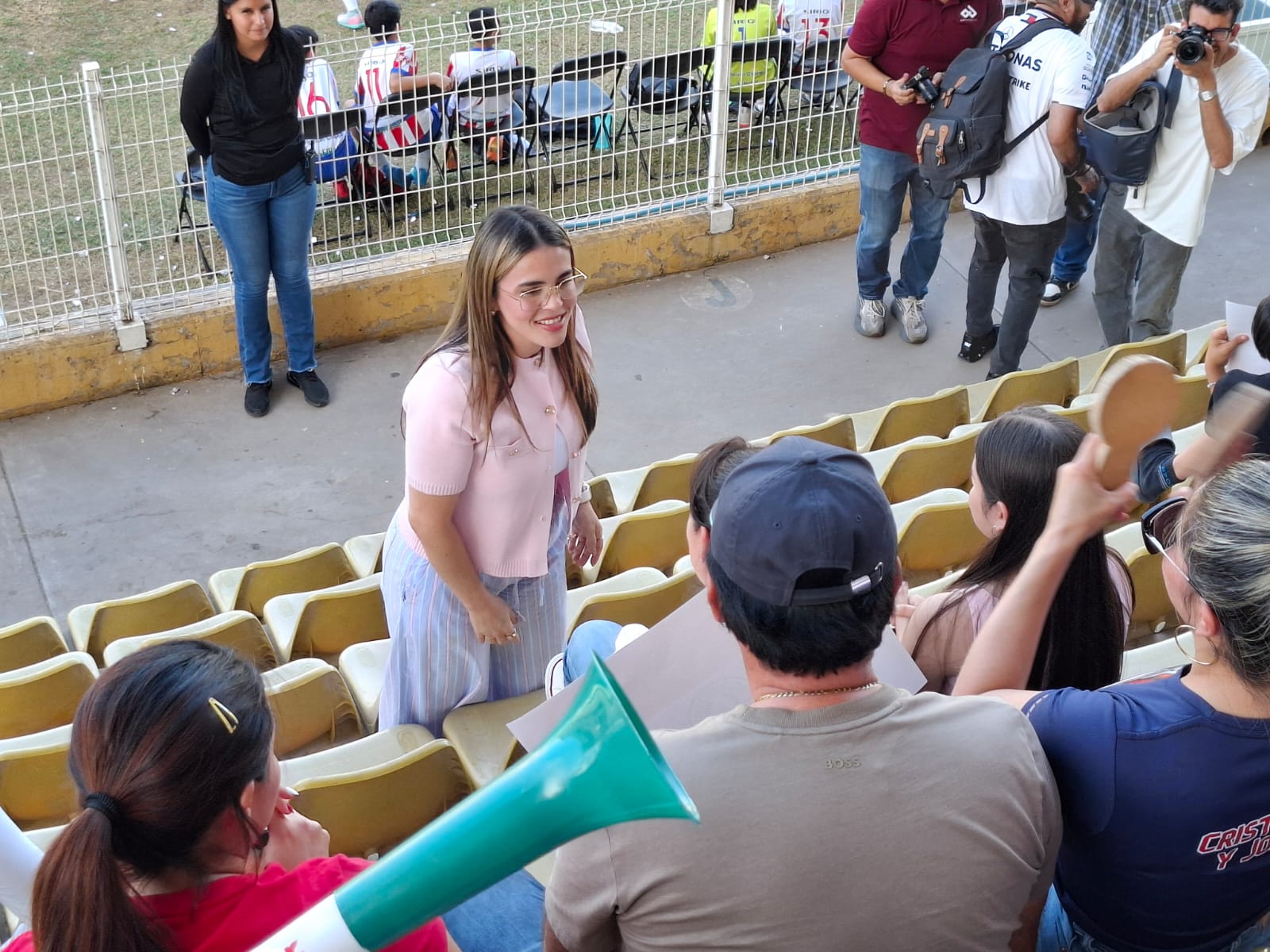 Alcaldesa, presente en partidos del Mundialito Culiacán 2026: “Son un gran orgullo”