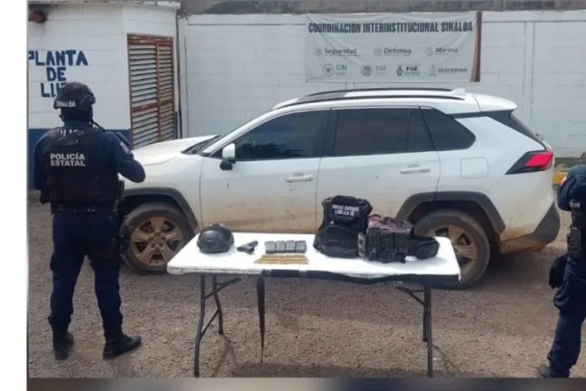 Aseguran camioneta robada con municiones en su interior en Las Tapias, en Culiacán