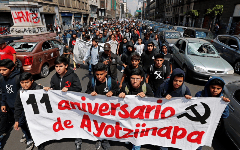 Ayotzinapa: la marcha de los 43 y la manipulación del dolor