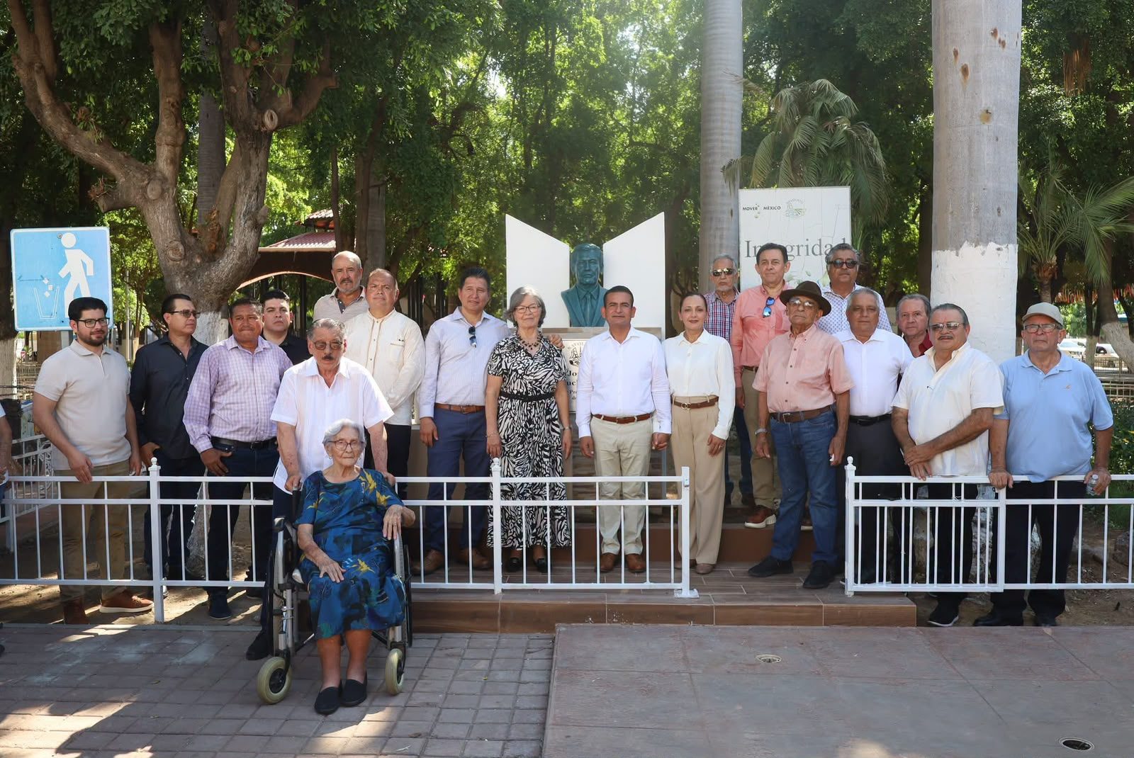 Develan busto en memoria de José Antonio Yamaguchi Hernández, primer presidente municipal de Navolato