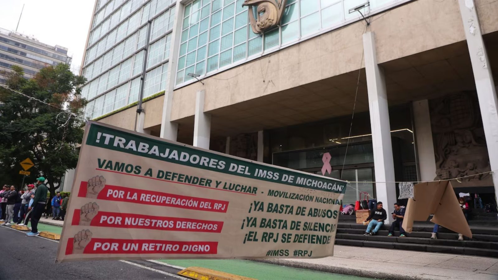 Megamarcha de trabajadores del IMSS en CDMX: ¿A qué hora inicia y qué calles cerrarán el 13 de octubre?