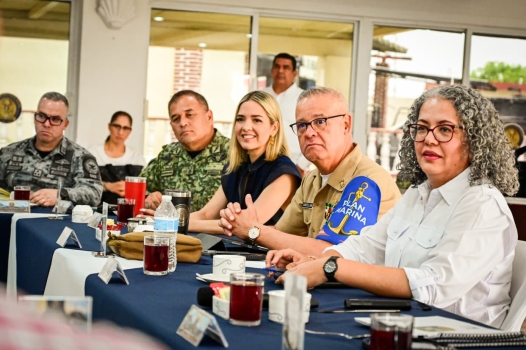 Gobernadora encabeza en Mazatlán la Mesa de la Paz y Seguridad; asisten alcaldes del sur de Sinaloa