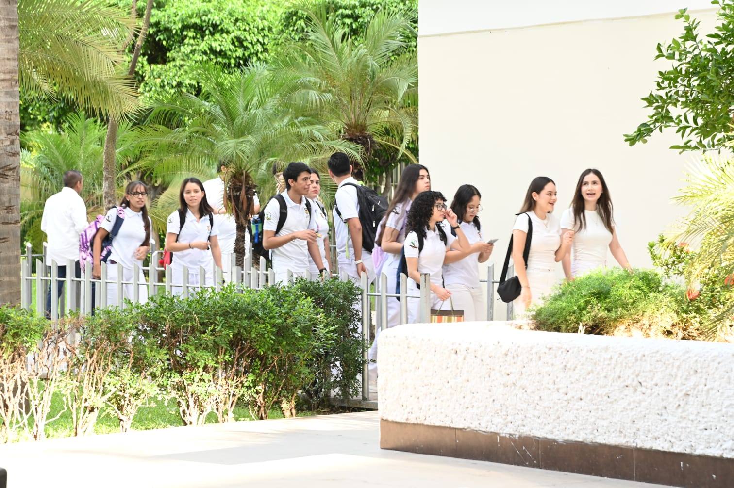 Más de 170 mil estudiantes, inician el ciclo escolar 2025-2026 en la UAS